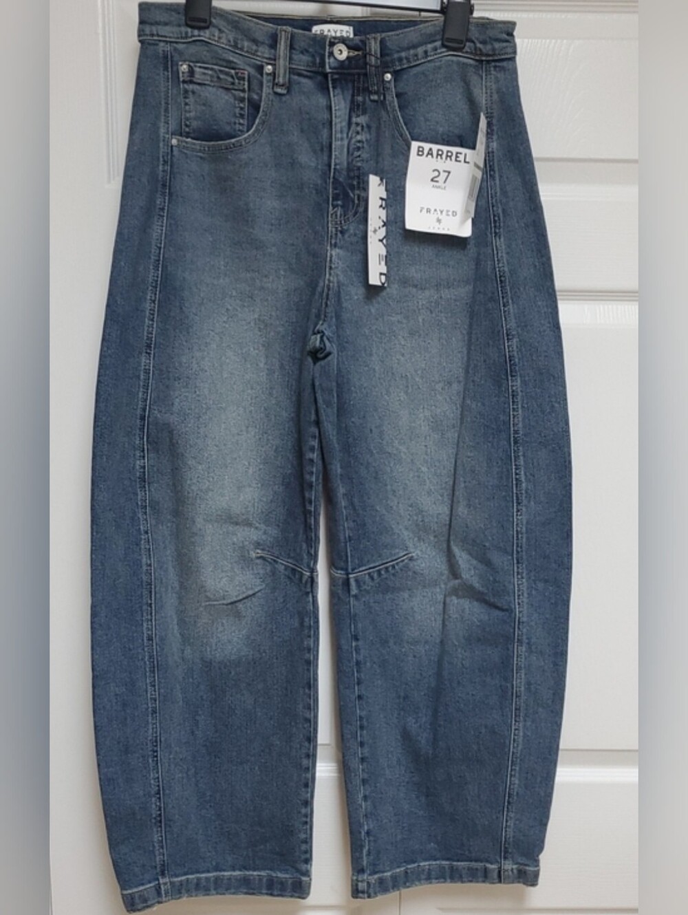 FRAYED Barrel Ankle Jeans